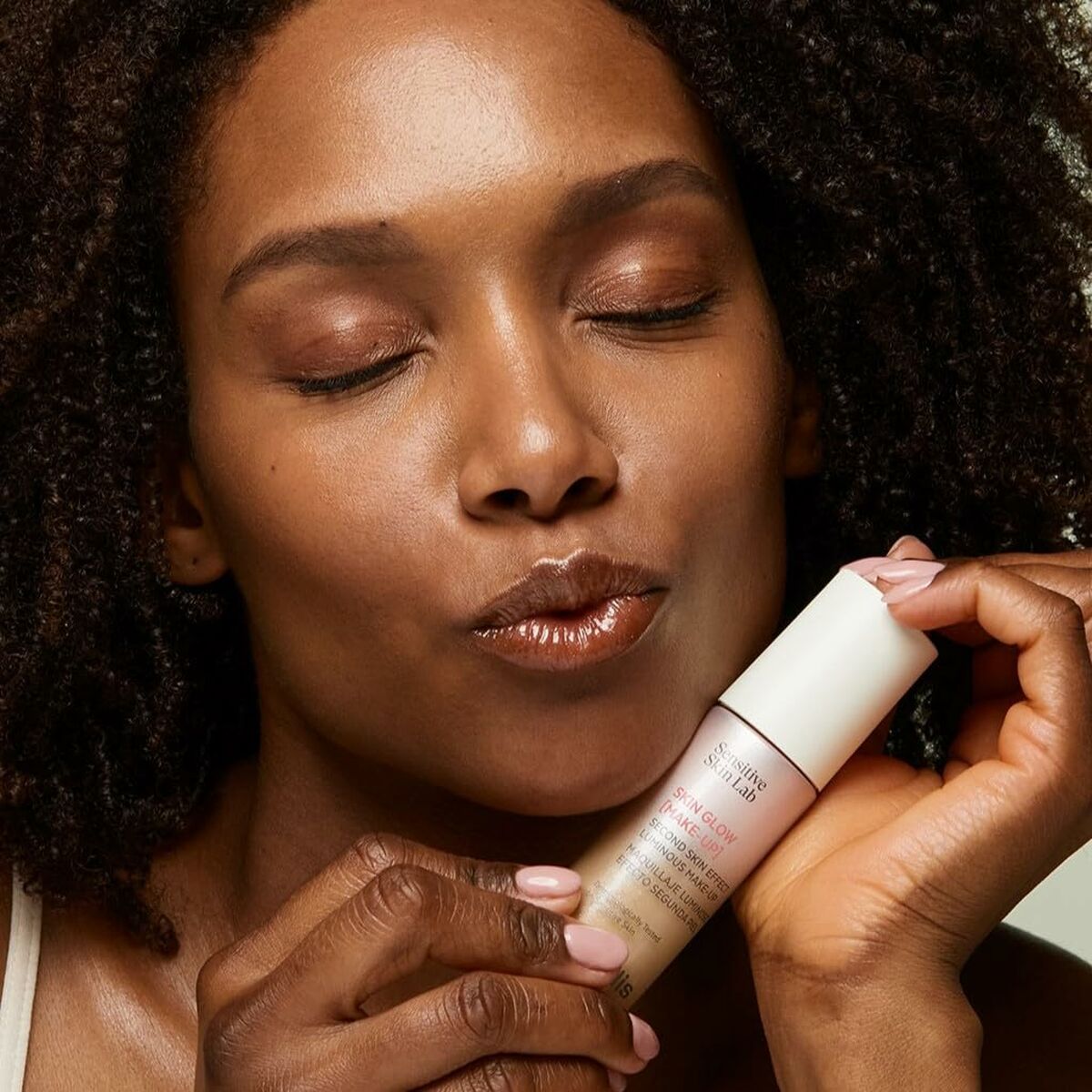 Base de Maquillaje Fluida Sensilis SKIN GLOW Nº 02 Beige 30 ml