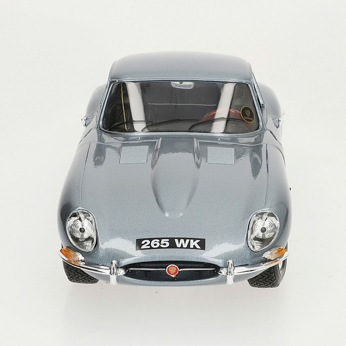 Coche Bburago GT-Jaguar "E" Coupe (1961) 1:18
