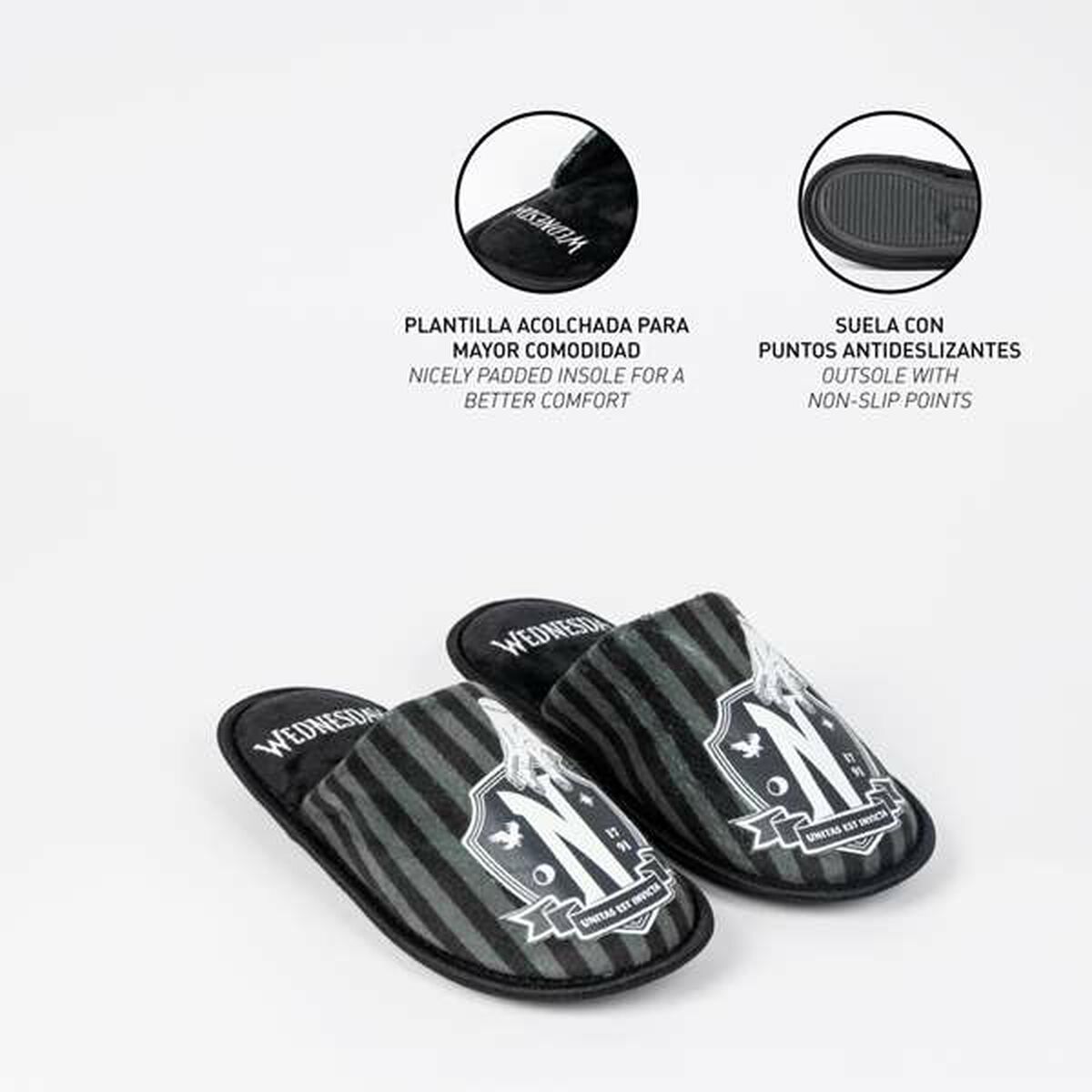 Zapatillas de Estar por Casa Wednesday Negro