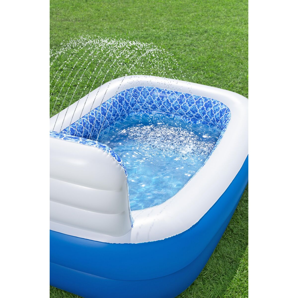 Bestway Piscina Silicona Hinchable con Aspersor 229x152x196 cm +6 Años Jardin 54451
