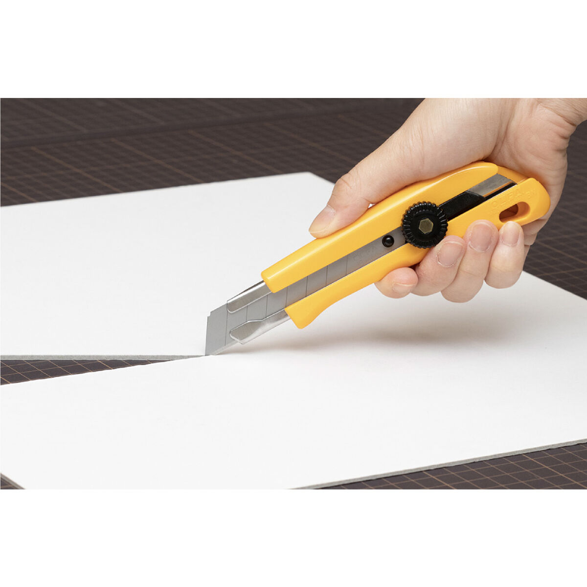 Cúter Olfa bnl-bt/40 Amarillo 18 mm Plástico