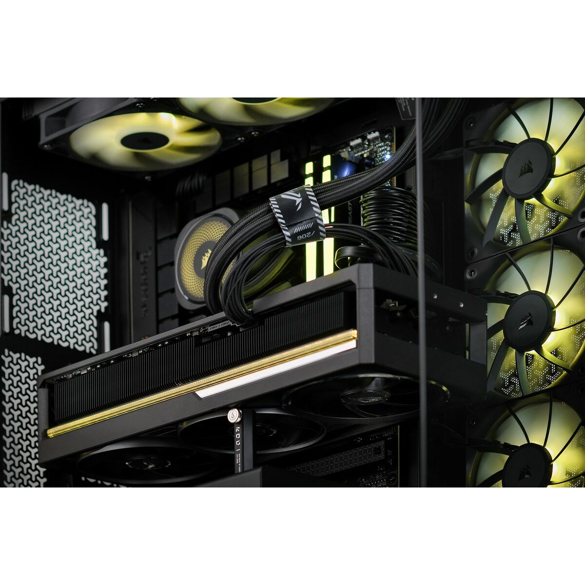 PC de Sobremesa Actina KOMACNGIP0202 32 GB RAM 2 TB SSD RTX 5080 AMD Ryzen 7 9800X3D