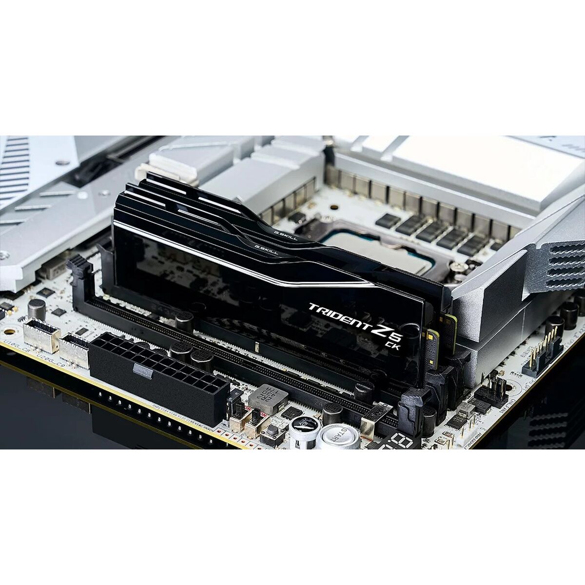 Memoria RAM GSKILL F5-8200C4052G24GX2-TZ5CK 48 GB DDR5 8200 MHz CL40