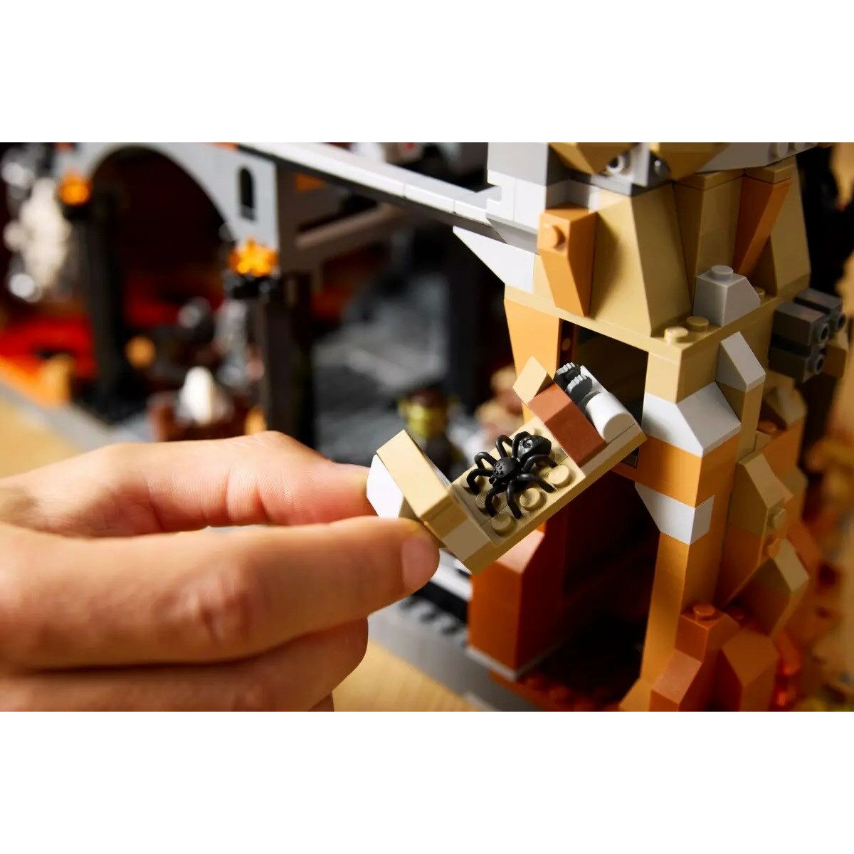 Juego de Construcción Lego ICONS 10333 The Lord of the Rings: Barad-dûr 5471 Piezas