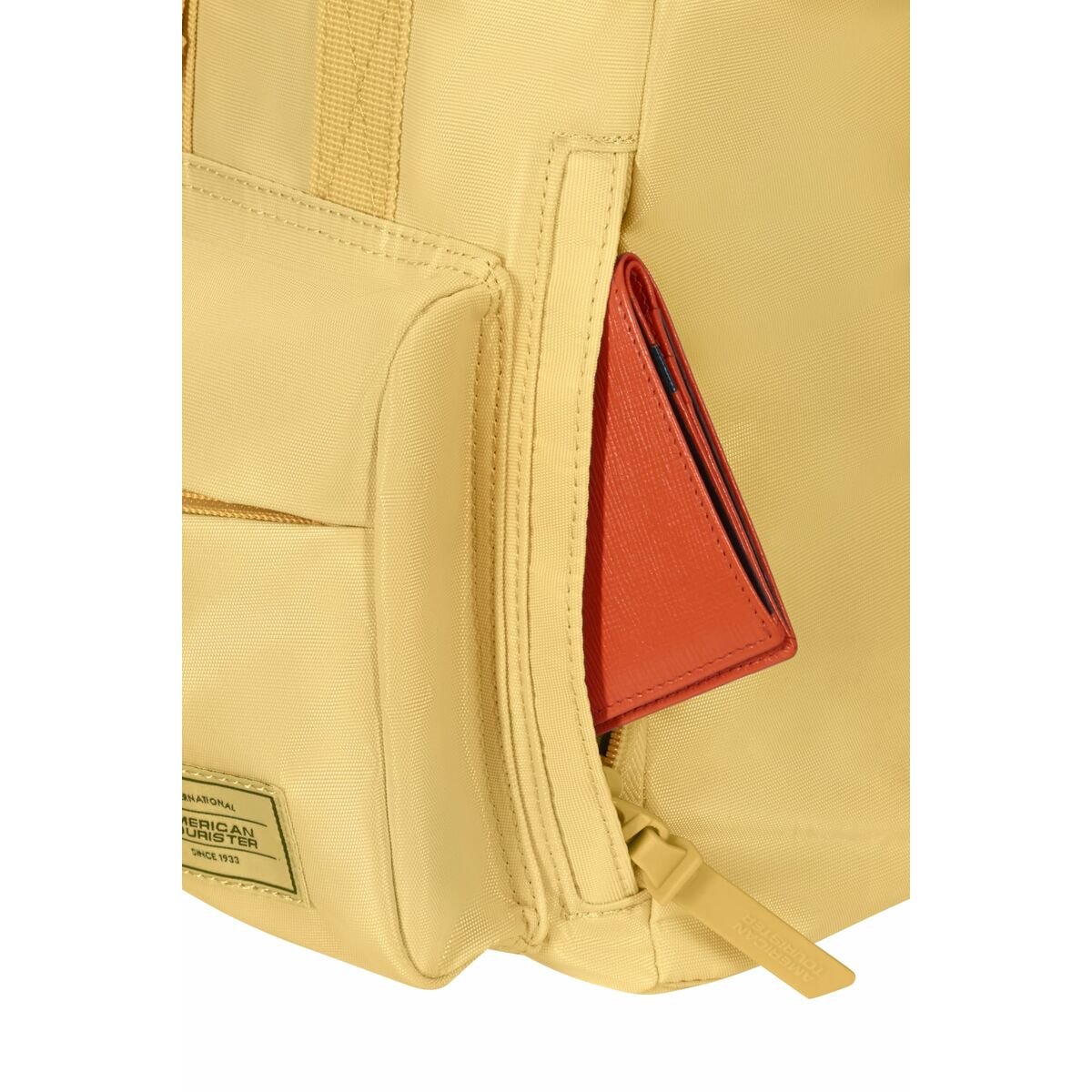 Mochila Casual American Tourister Urban Groove Pastels Roll Top Amarillo 17 L Casual (1 Pieza)