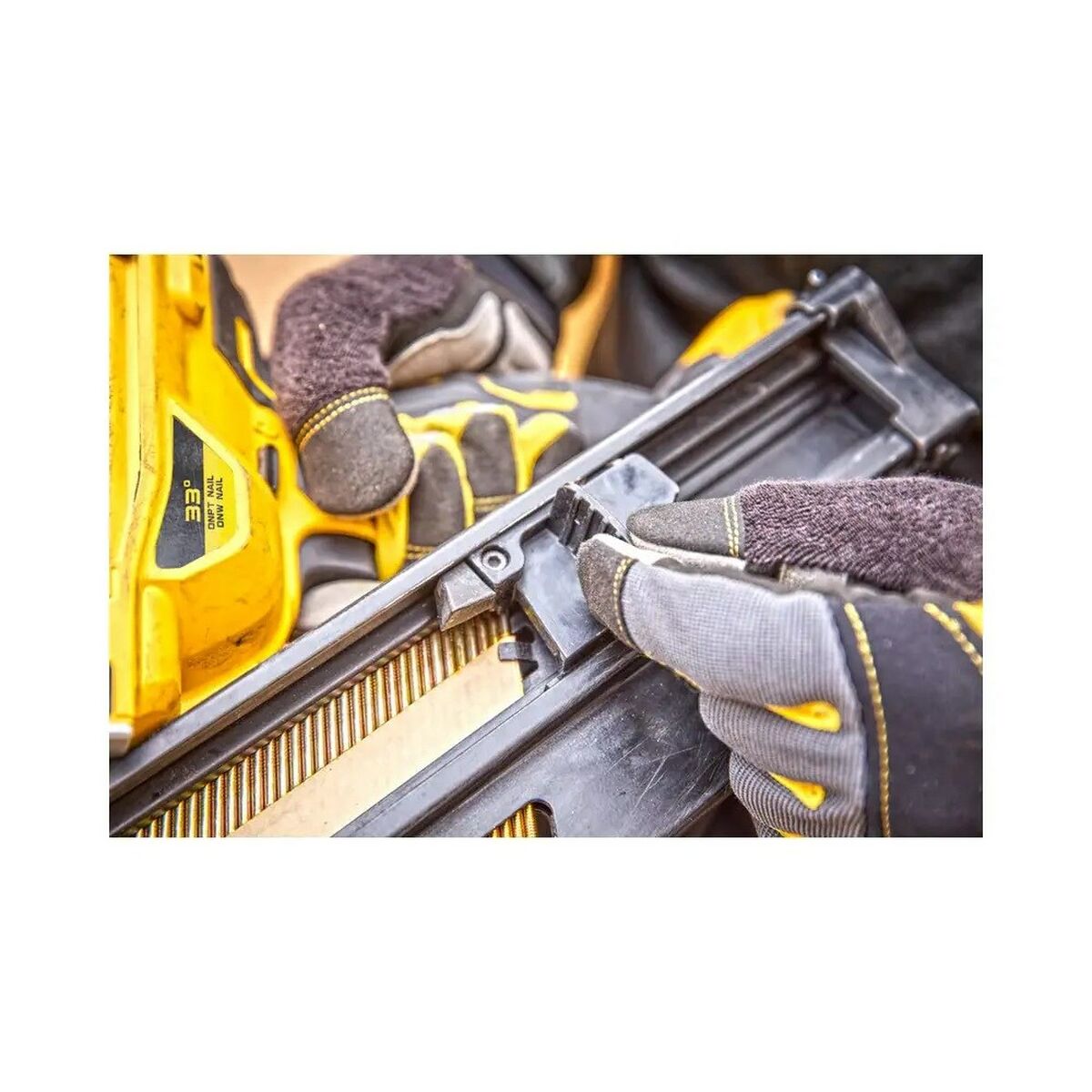 Grapadora Dewalt DCN930N-XJ 18 V