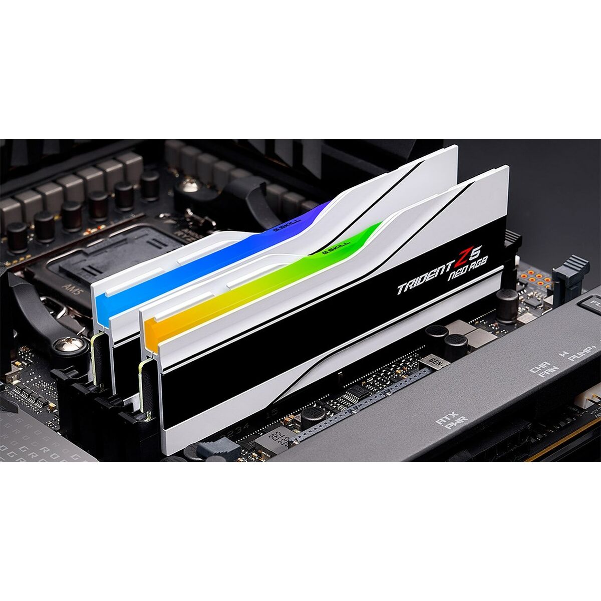 Memoria RAM GSKILL Trident Z5 Neo RGB F5-6000J2836G32GX2-TZ5NRW 64 GB DDR5 cl28