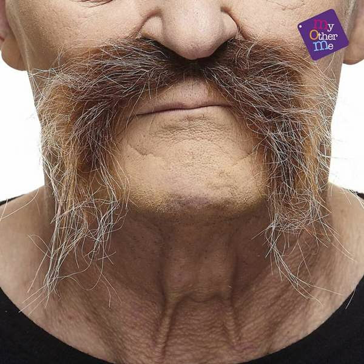 Bigote My Other Me Marrón