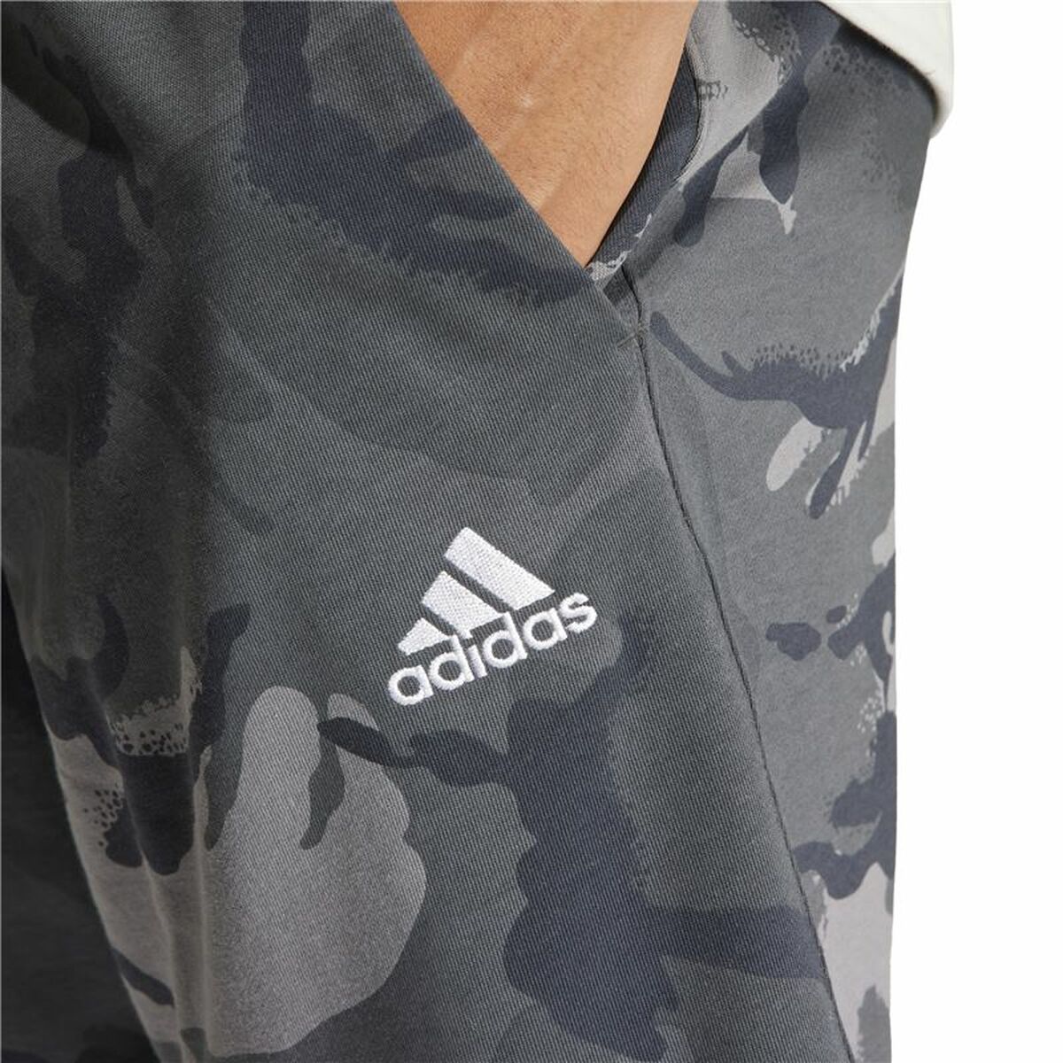 Pantalón Corto Deportivo Adidas Camo Gris