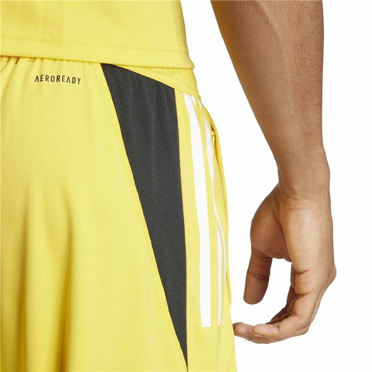 Pantalón Corto Deportivo Adidas Juventus Amarillo