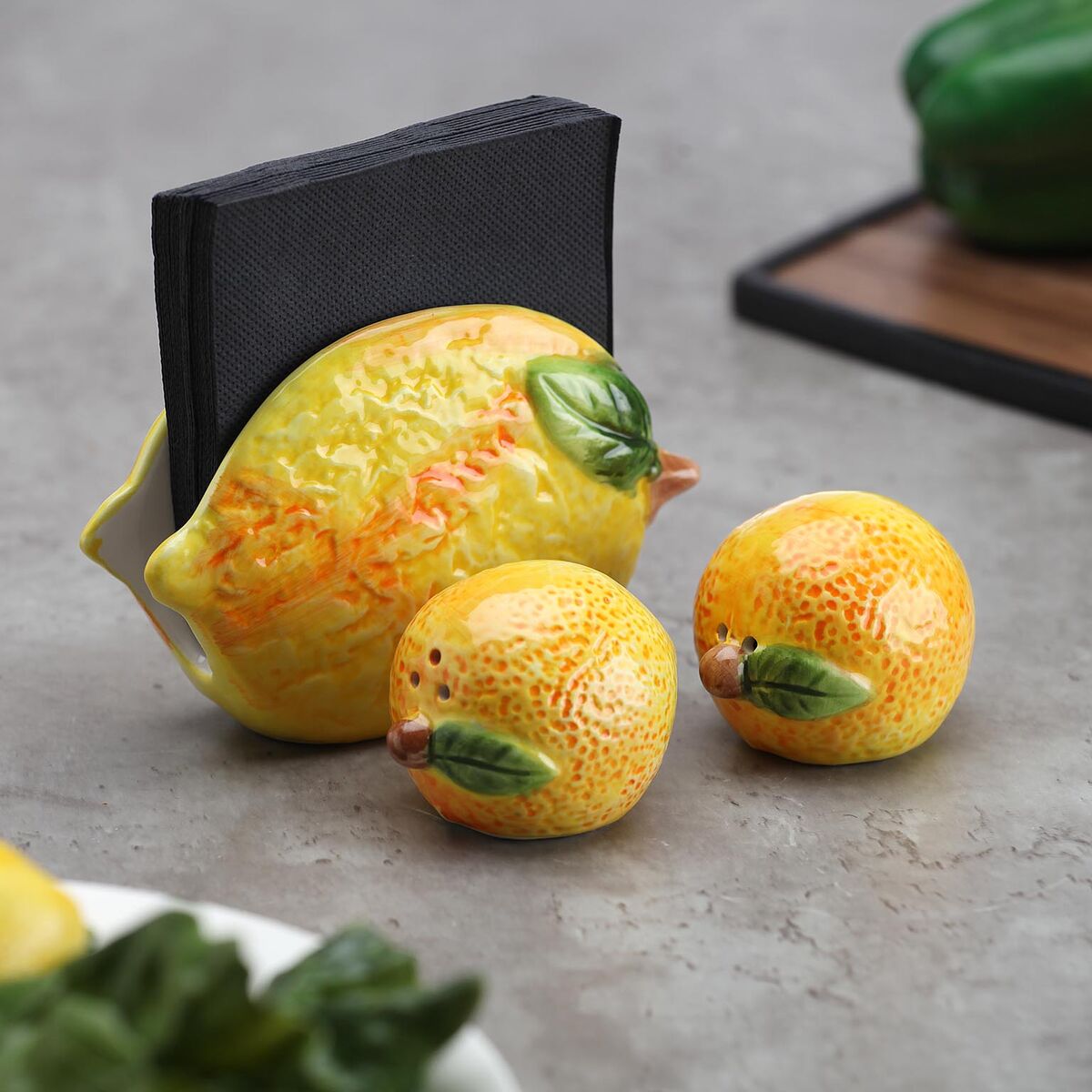 Salero y Pimentero Versa Cerámica Dolomita Limón 5,2 X 7,2 X 5,6 CM