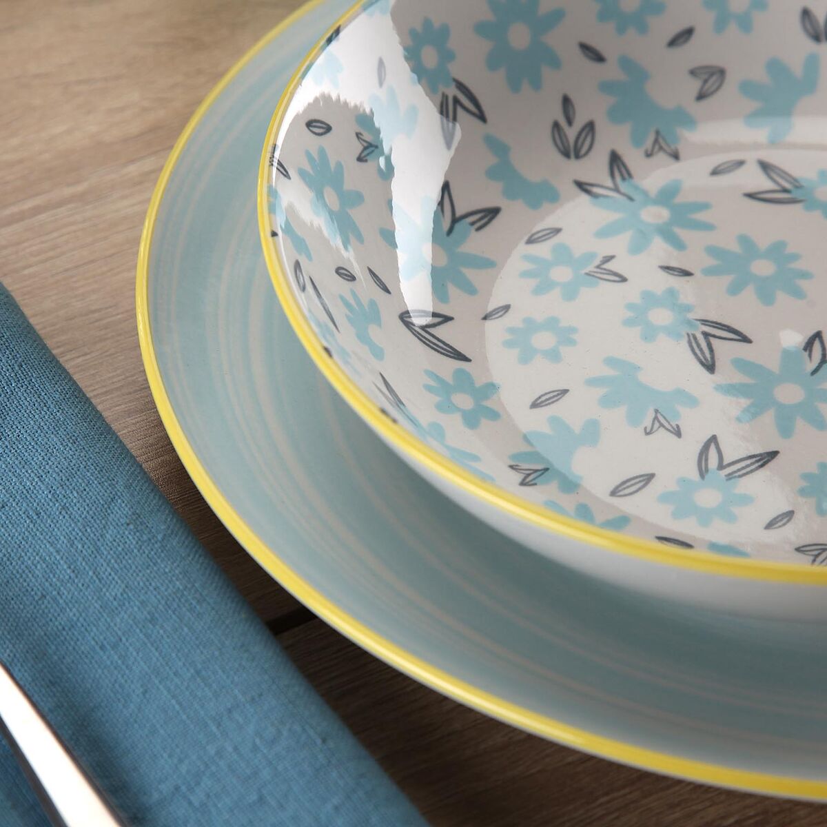 Vajilla Versa BREEZE  Azul Porcelana 18 Piezas