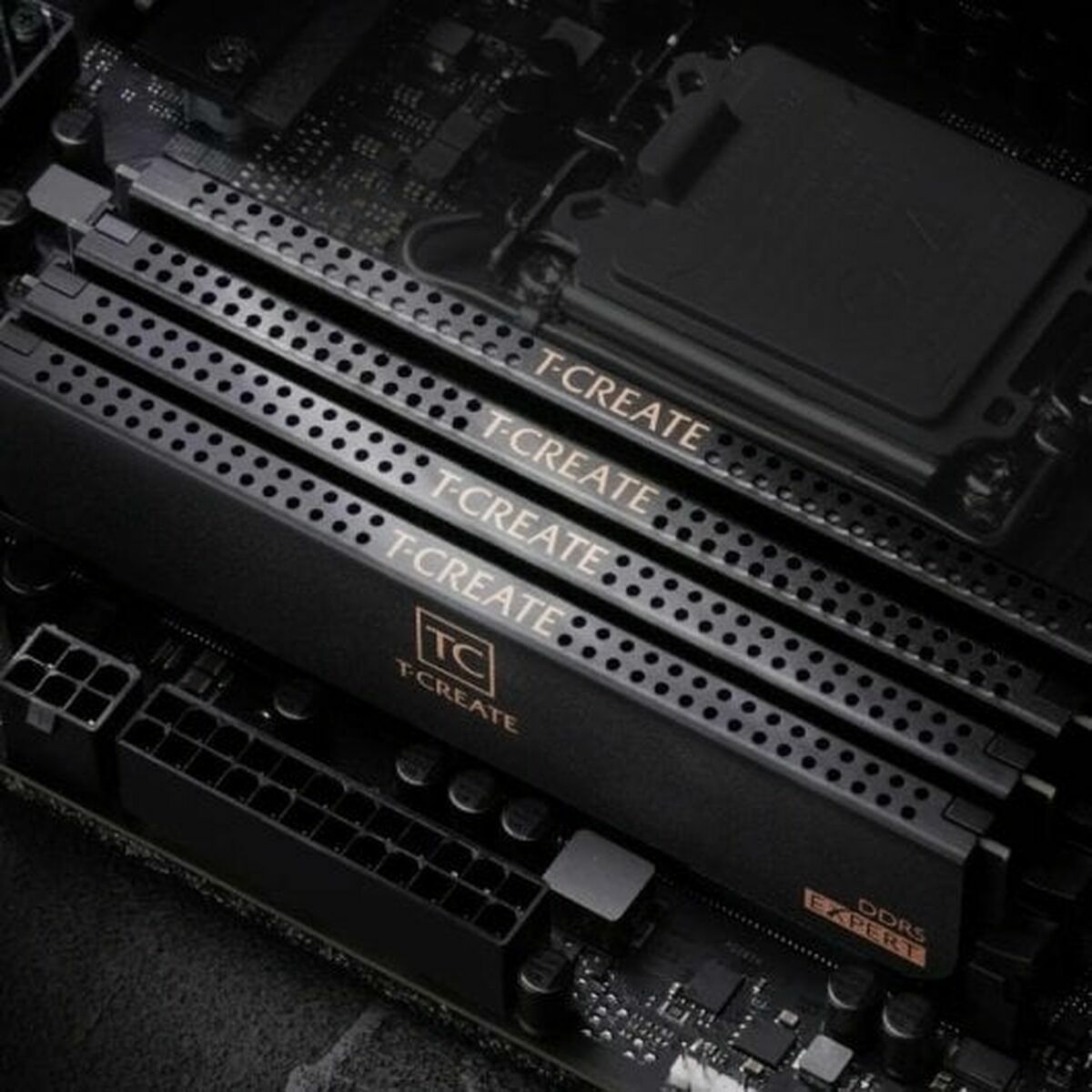 Memoria RAM Team Group CTCWD532G6000HC30DC01 32 GB DDR5 SDRAM DDR5 6000 MHz