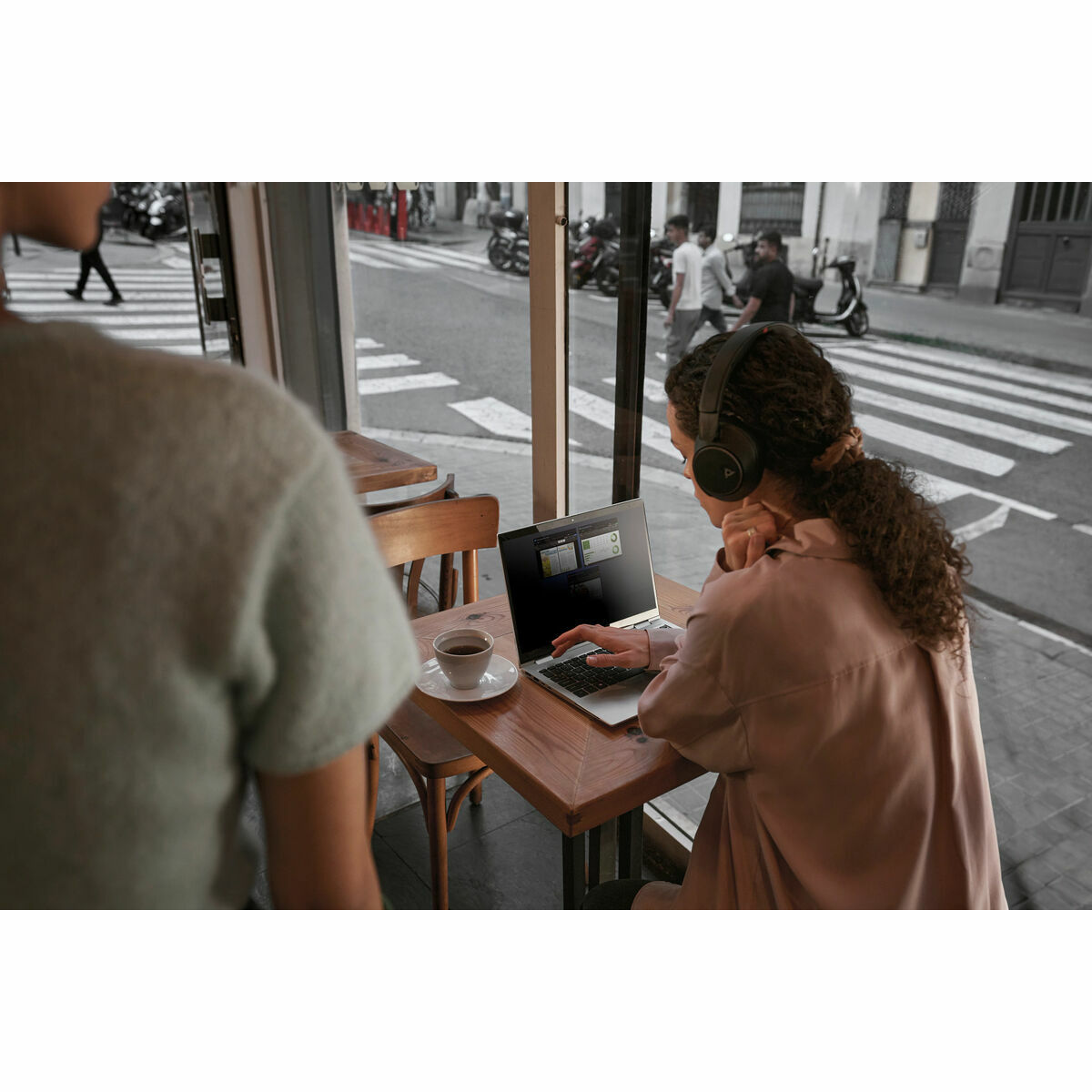 Laptop HP AD2Z9ET#ABE