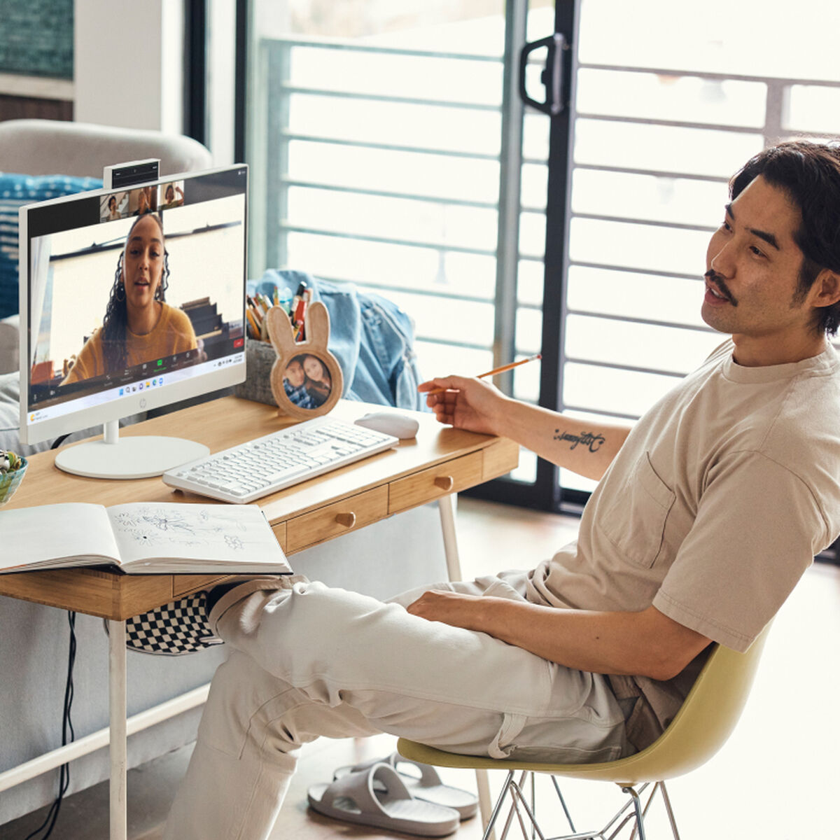 All in One HP B9GT2EA 23,8" i5-1334U 16 GB RAM 512 GB SSD