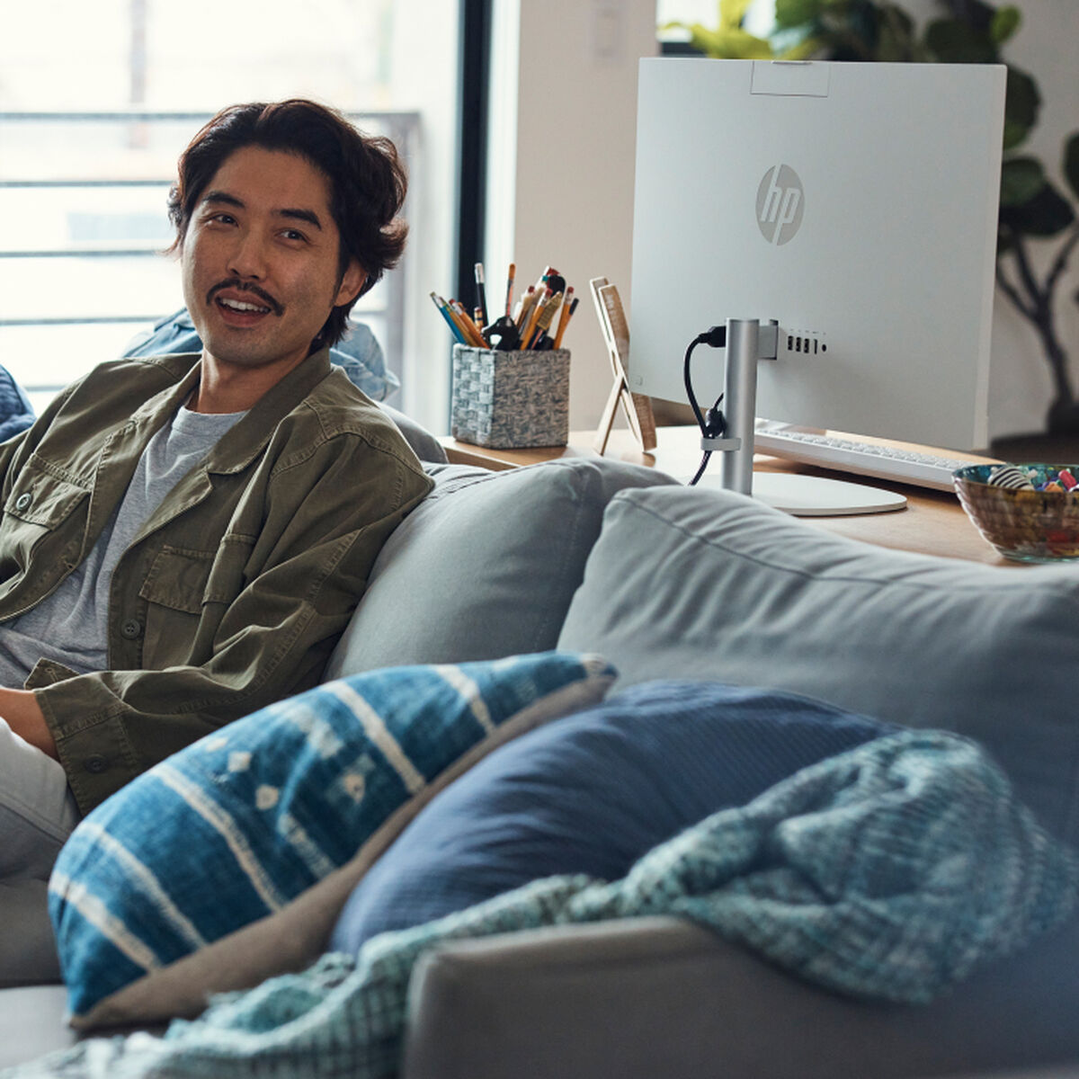 All in One HP B9GT2EA 23,8" i5-1334U 16 GB RAM 512 GB SSD