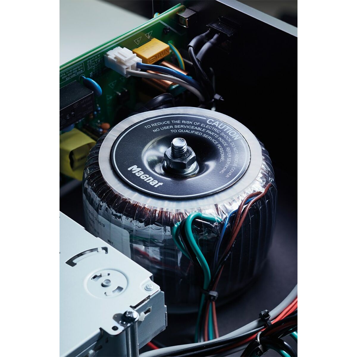 Amplificador Magnat MC 400