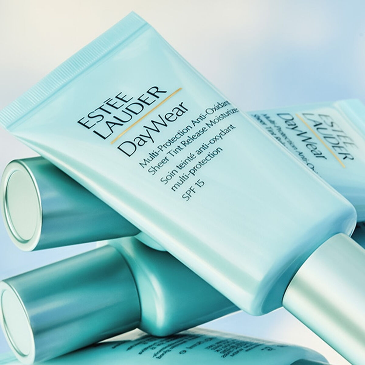 Crema Hidratante con Color Estee Lauder DAYWEAR Spf 15 30 ml