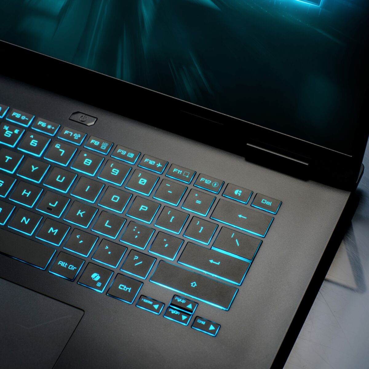 Laptop Gigabyte GAMING A16 CWHI3ES864SD 16" Intel Core i7-13620H 32 GB RAM 1 TB SSD nvidia geforce rtx 5070