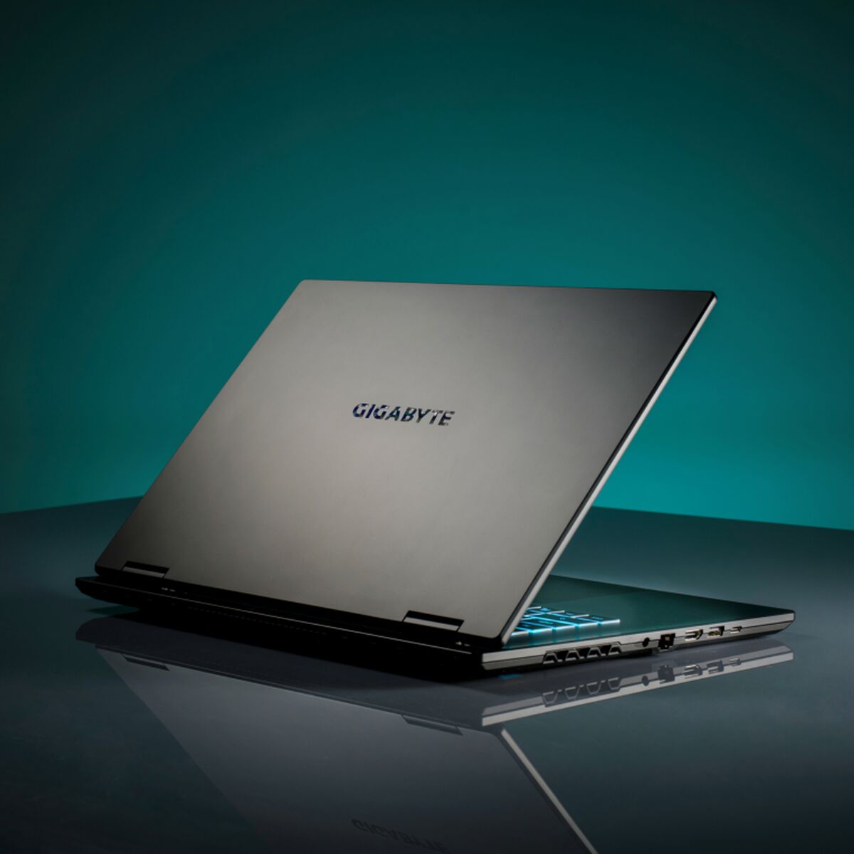 Laptop Gigabyte GAMING A16 CWHI3ES864SD 16" Intel Core i7-13620H 32 GB RAM 1 TB SSD nvidia geforce rtx 5070