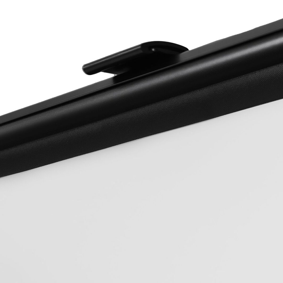 Pantalla de Proyección MacLean MC-213 100"