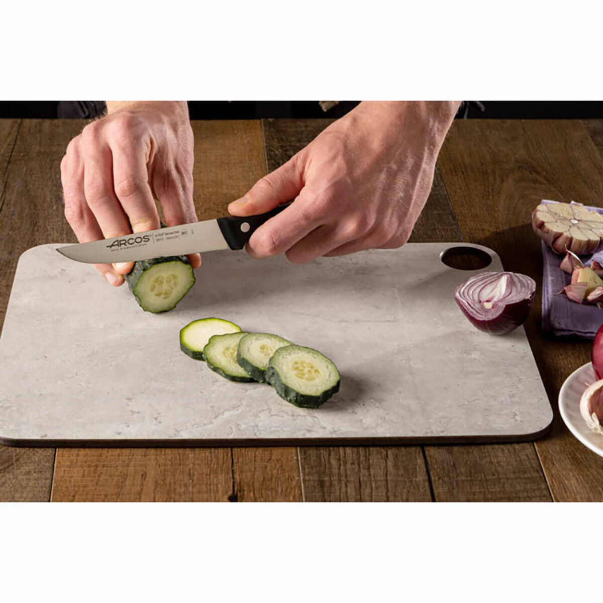 Cuchillo de Cocina Arcos serie universal Negro Acero 13 cm