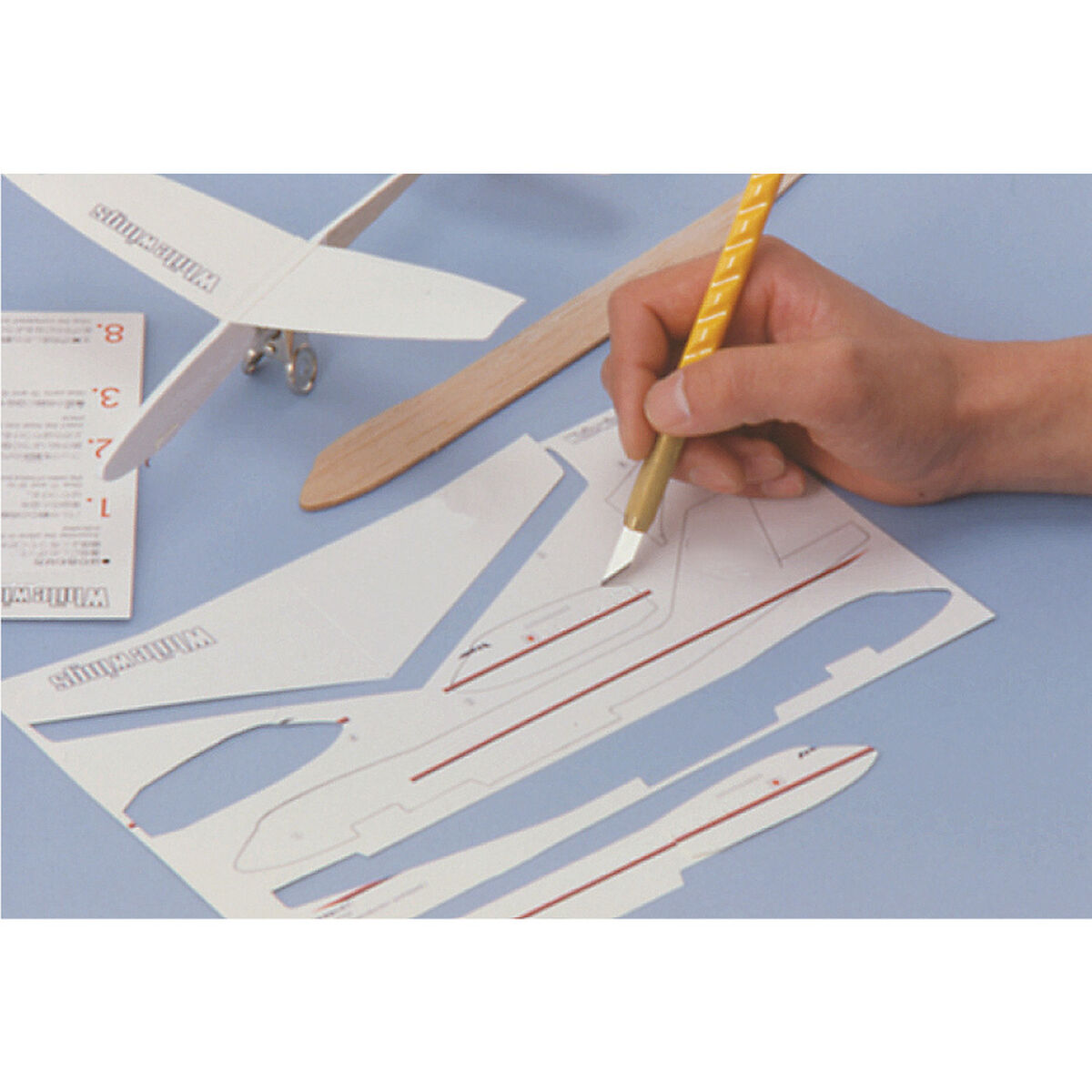 Cúter Olfa ak-1/5b Amarillo Plástico