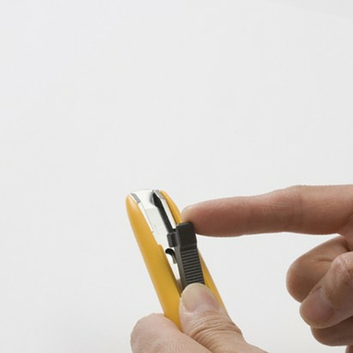 Cúter Olfa 12,5 X 0,4 MM Negro Acero Inoxidable Plástico De seguridad