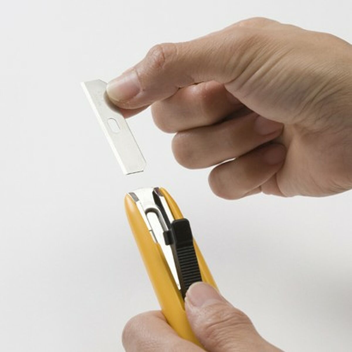 Cúter Olfa 12,5 X 0,4 MM Negro Acero Inoxidable Plástico De seguridad