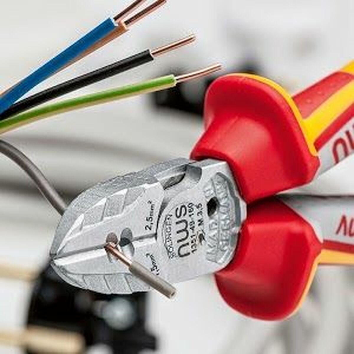 Alicates de corte diagonal NWS Serie 49 VDE 2 mm 4 mm 19 cm