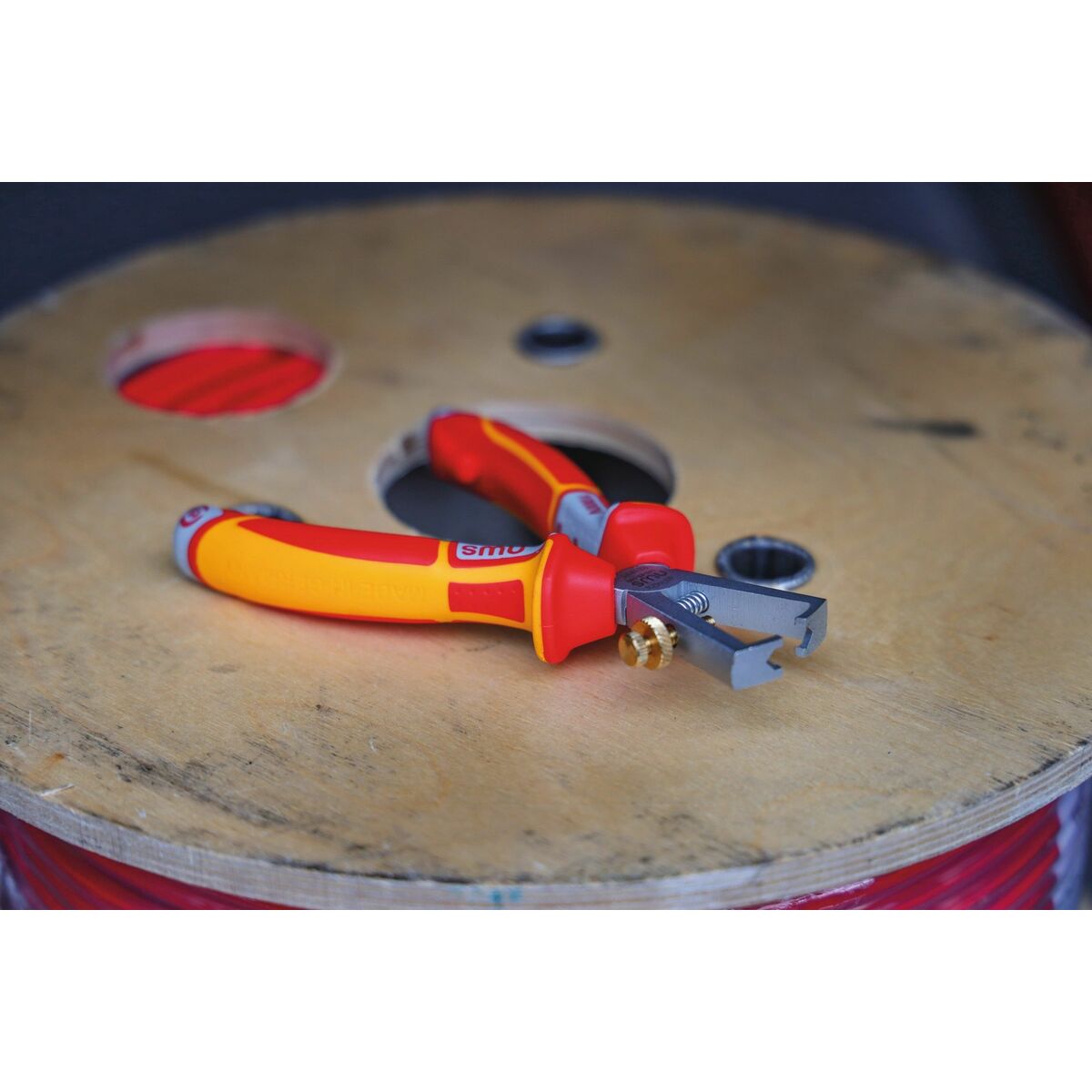 Alicates pelacables NWS 16 cm