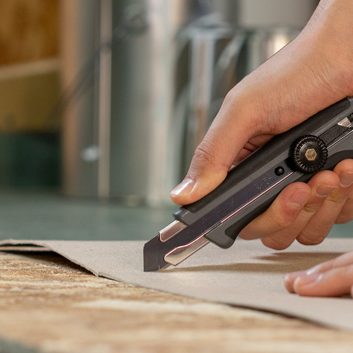 Cúter Olfa L5 Gris Metal Plástico