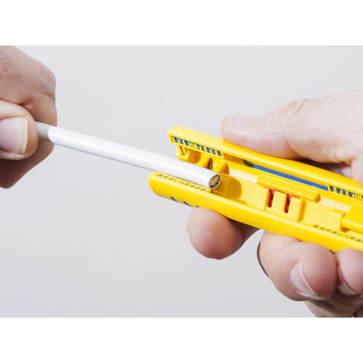 Pelacables JOKARI Secura Coaxi No. 1