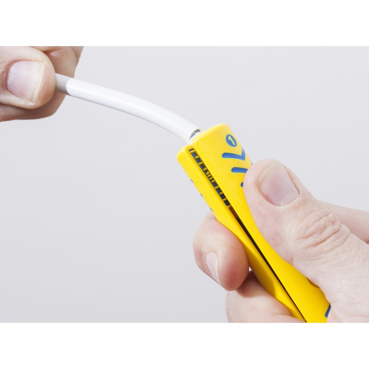 Pelacables JOKARI Secura Coaxi No. 1