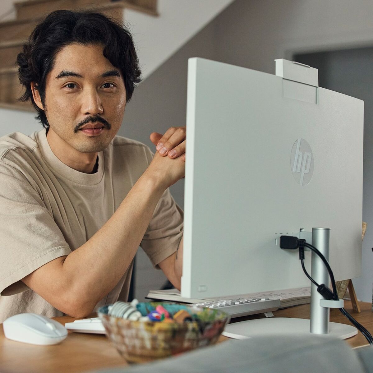 All in One HP 9U2J8EA 23,8" AMD Ryzen 5 7520U 16 GB RAM 512 GB SSD