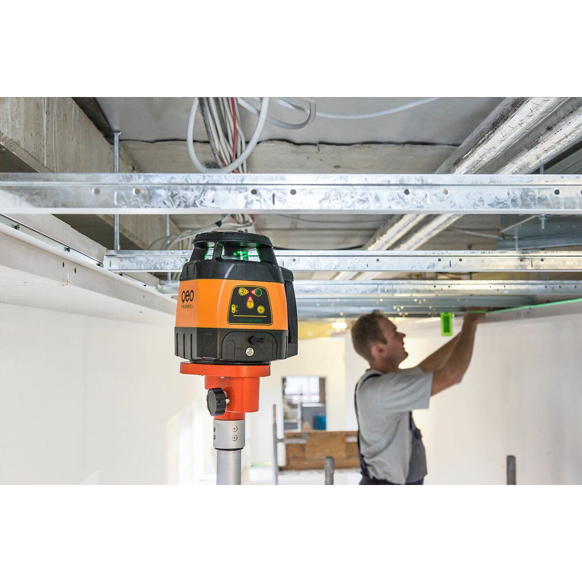 Nivel láser giratorio GEO-FENNEL FLG245HV