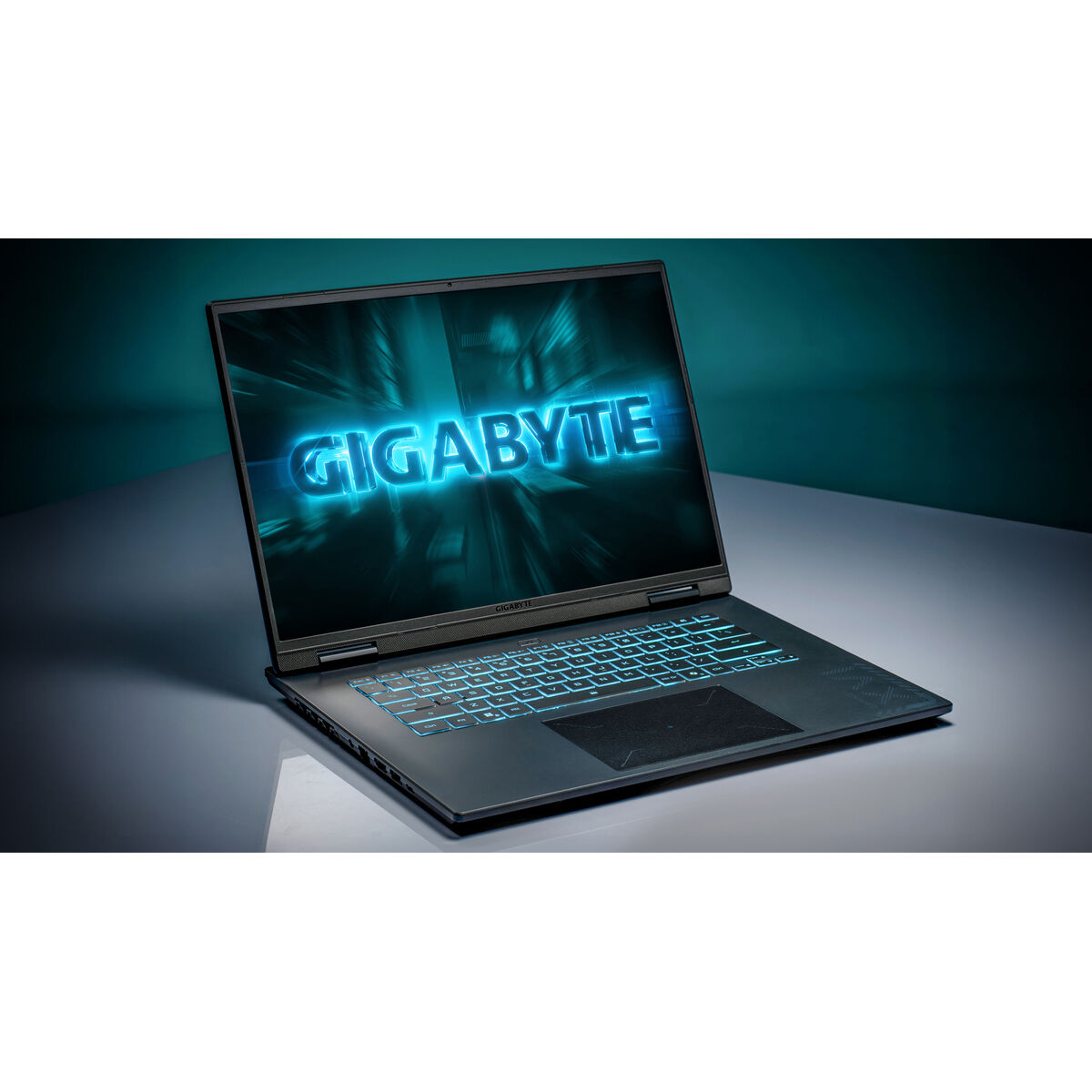 Laptop Gigabyte GAMING A16 CVHI3ES894SD 16" Intel Core i7-13620H 16 GB RAM 1 TB SSD geforce rtx 5060