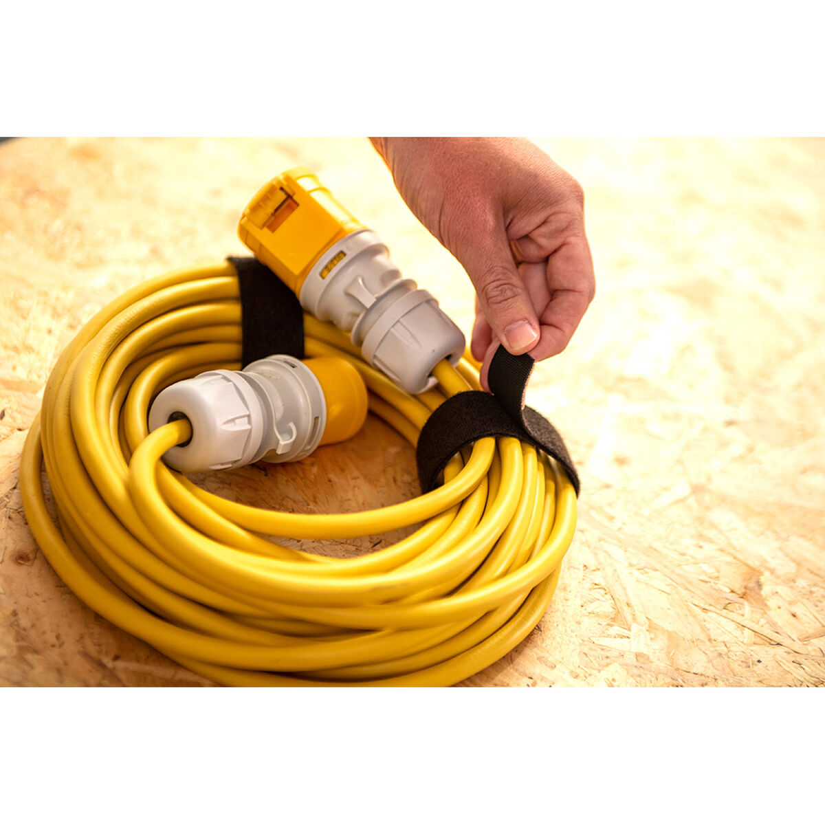 Sujetacables Velcro one-wrap Negro 10 mm x 5 m