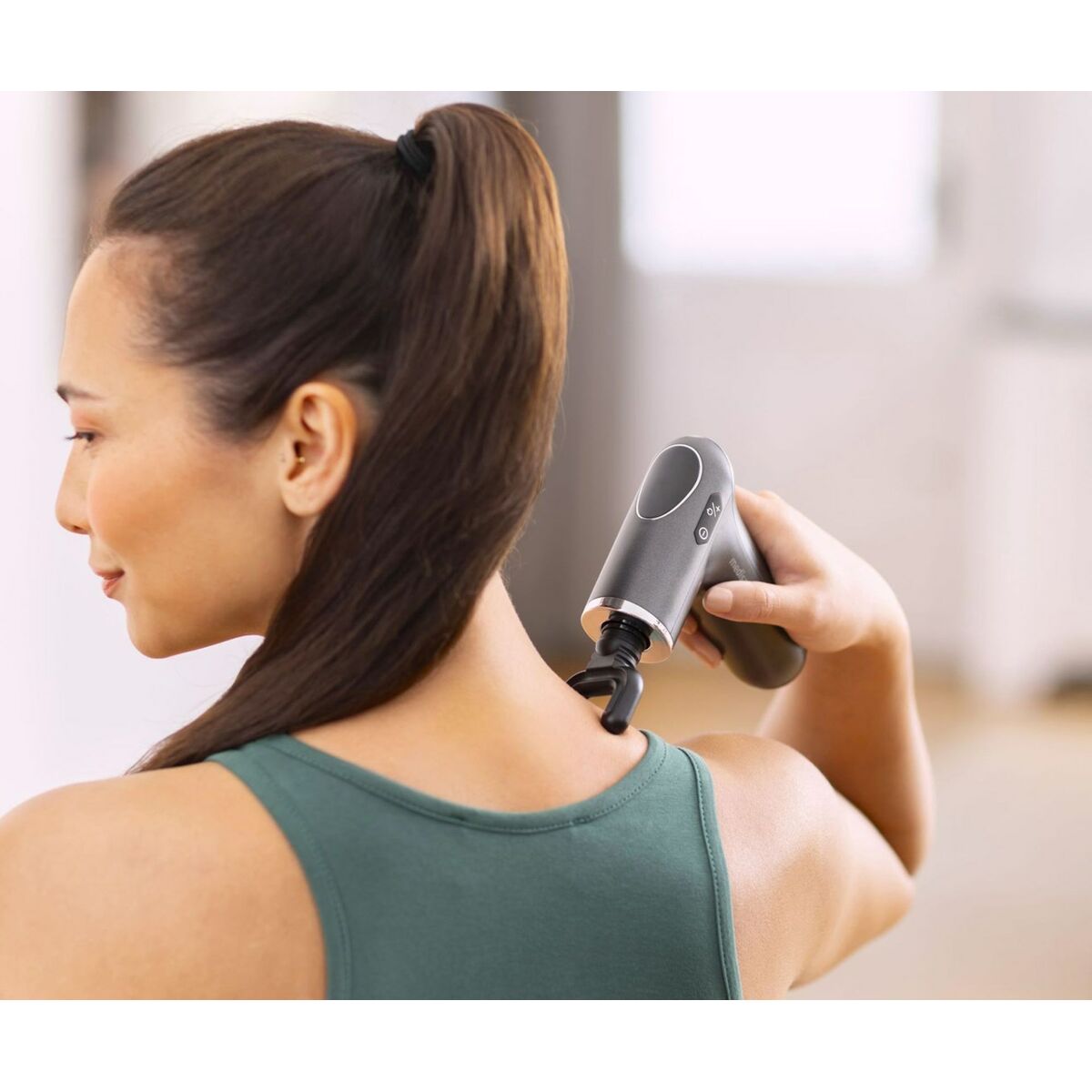 Pistola de Masaje Muscular con Frío y Calor Medisana 88999