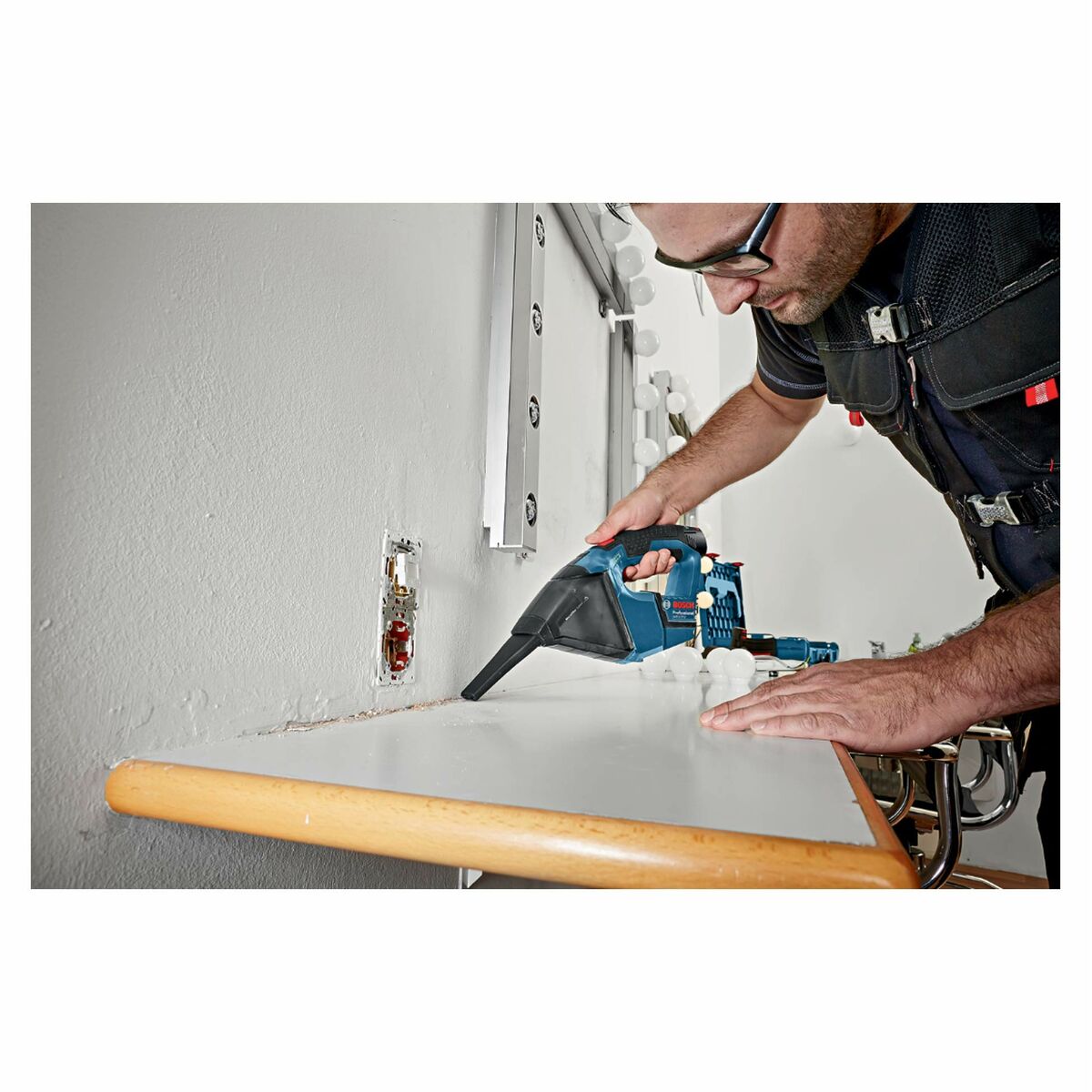 Aspiradora de Mano BOSCH GAS 10,8 V-LI (Reacondicionado B)