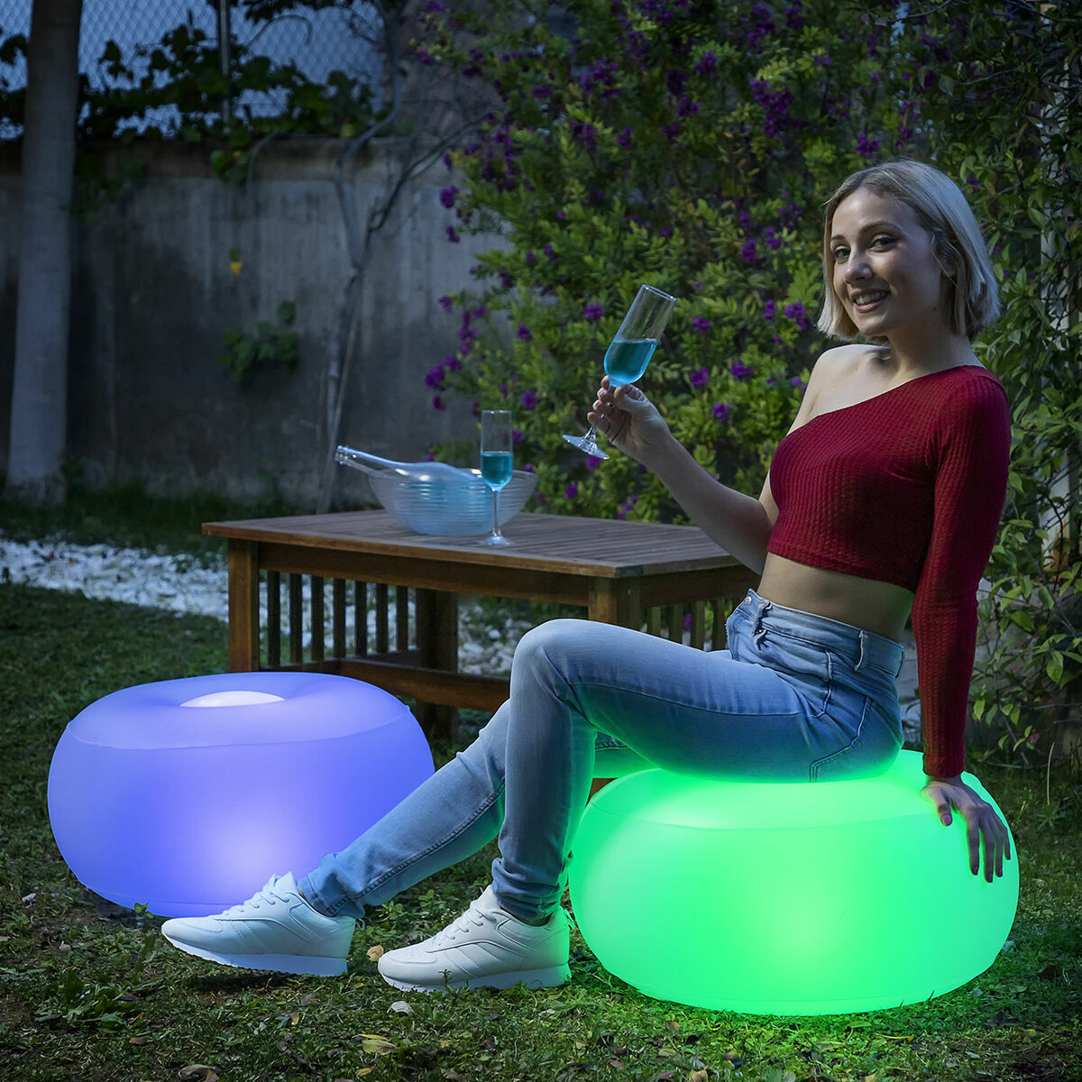 Asiento Hinchable con LED Multicolor y Mando a Distancia InnovaGoods Blanco (Reacondicionado A)