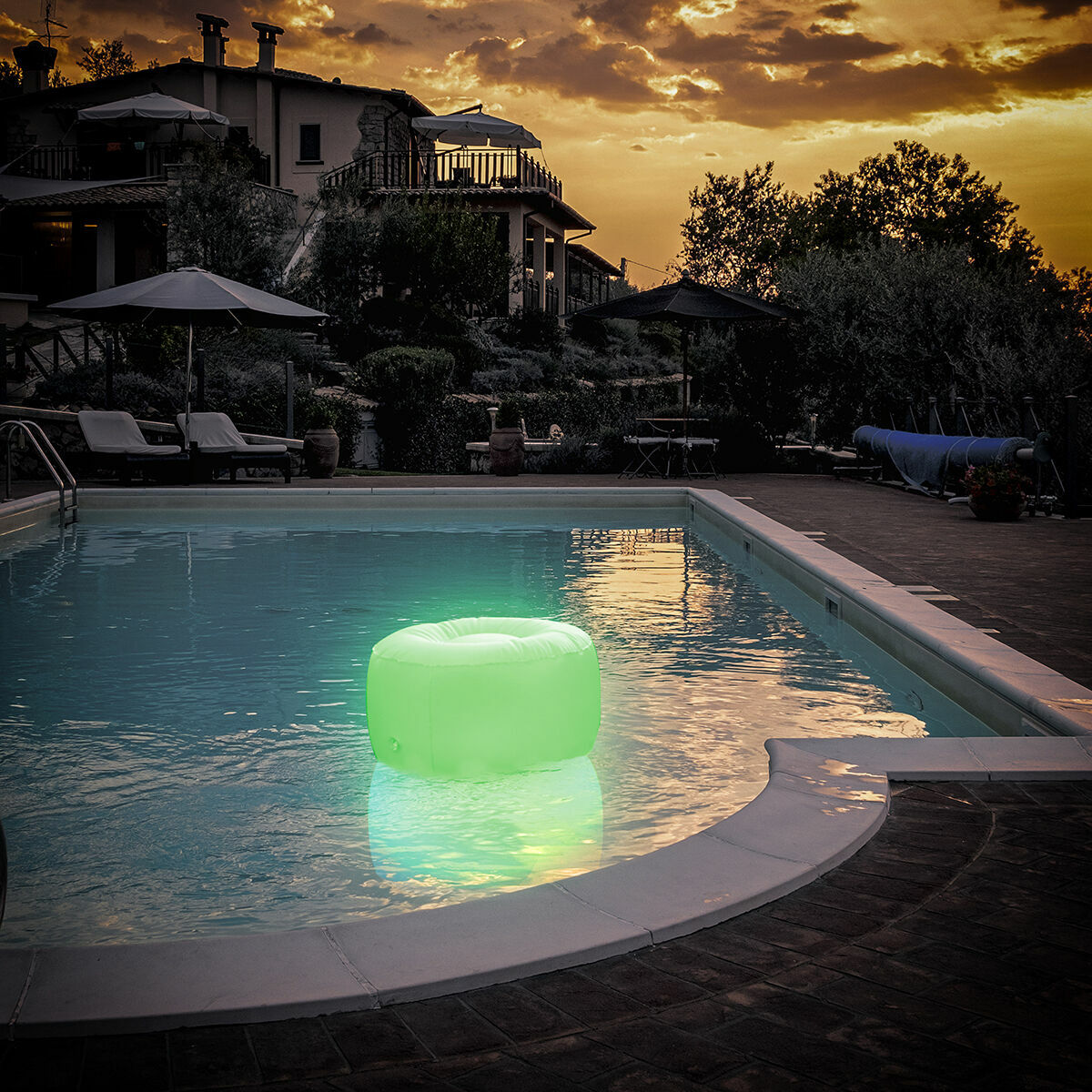 Asiento Hinchable con LED Multicolor y Mando a Distancia InnovaGoods Blanco (Reacondicionado A)
