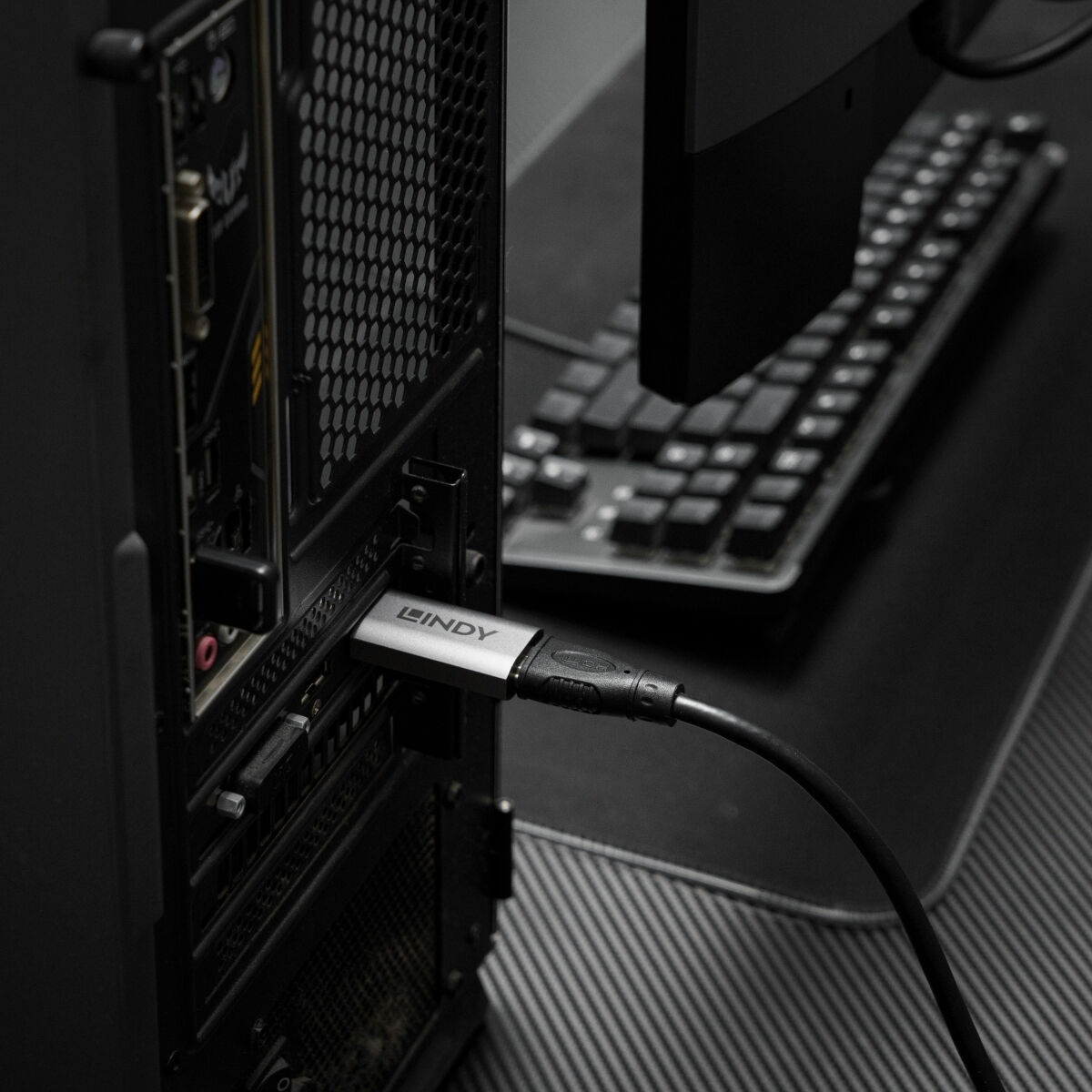 Adaptador DisplayPort a HDMI LINDY 8K60 ACTIVE Gris