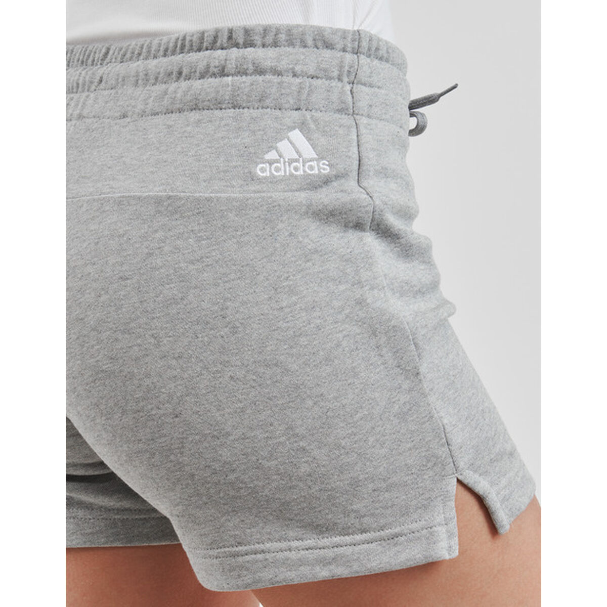 Pantalones Cortos Deportivos para Mujer Adidas W LIN FT SHO JD4960 Gris