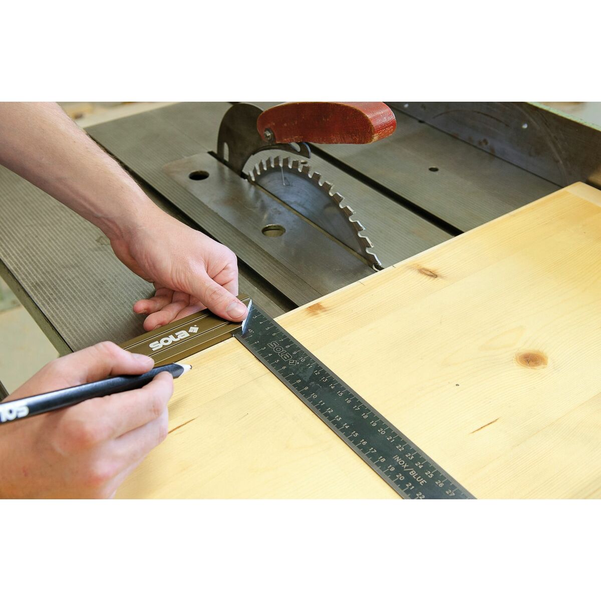 Escuadra de carpintero Solac SRB 30 x 14,5 cm Acero 30,5 cm