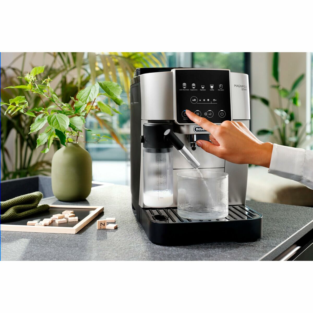Cafetera Superautomática DeLonghi ECAM 220.80 SB