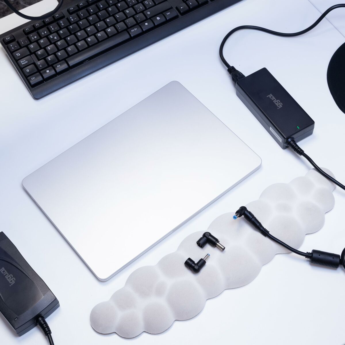 Cargador para Portátil iggual IGG319895