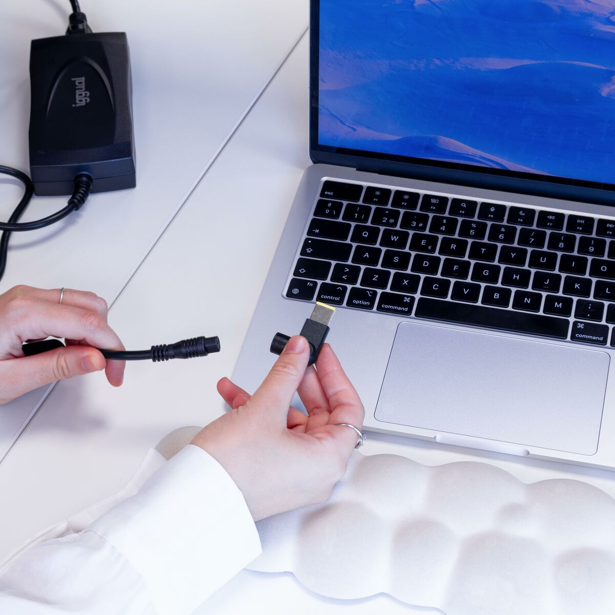 Cargador para Portátil iggual IGG319895