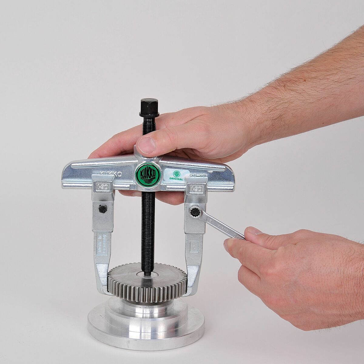 Extractor de rodamientos KUKKO 120 x 100 mm 2 Patas