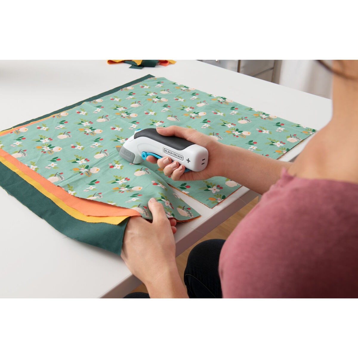 Tijeras Black & Decker bcsc115-xj